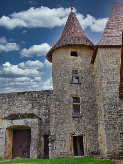 Tour du Château de Biron
