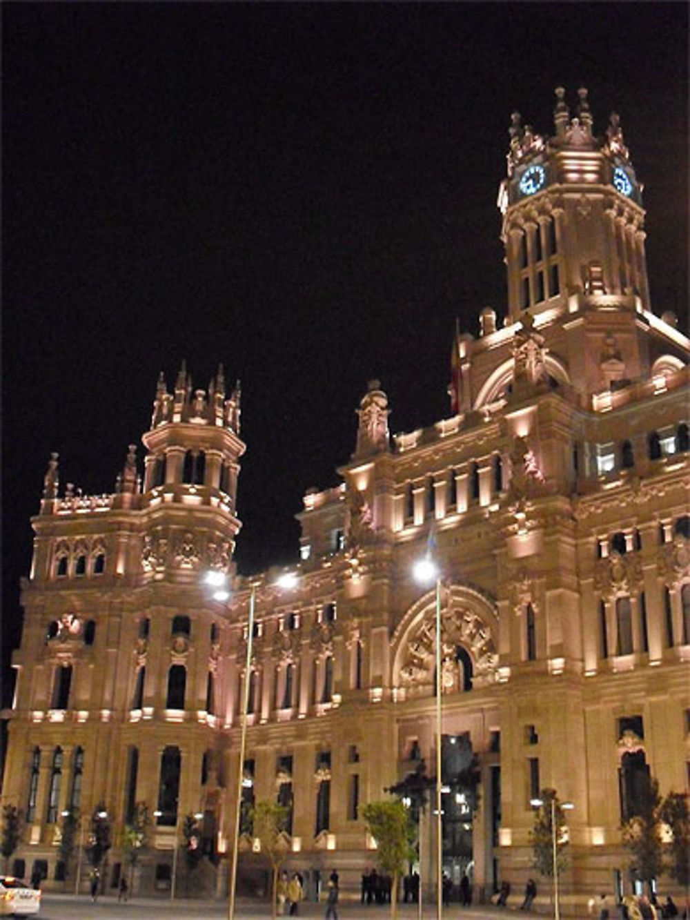 Hôtel-de-Ville de nuit