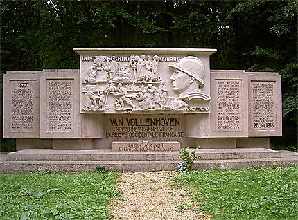 Monument Van Vollenhoven