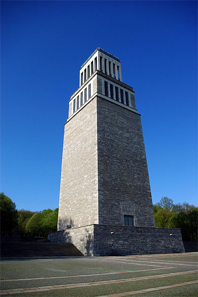 Le clocher du mémorial de l'Ettersberg Le clocher du mémorial de l'Ettersberg