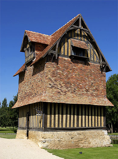 Colombier, château, Crèvecoeur-en-Auge Colombier, château, Crèvecoeur-en-Auge