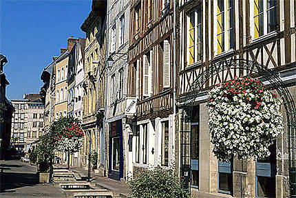 Façades, rue Eau-de-Robec, Rouen