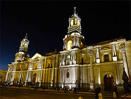 Cathédrale d'Arequipa la nuit