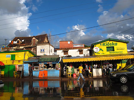 Rue aprés la pluie Rue aprés la pluie