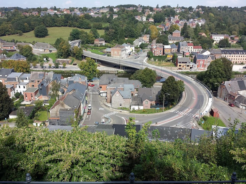 Les routes semblent faire des nœuds à Thuin