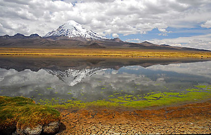 le Sajama se mire