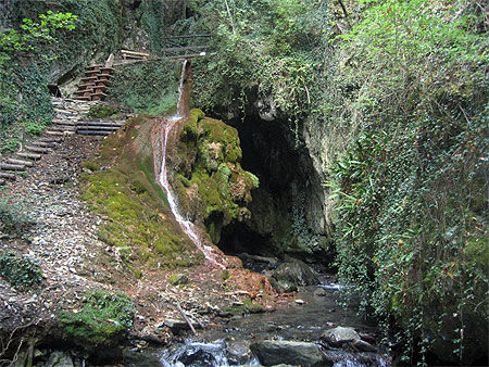Grotte des Géants de Saillon (Valais)