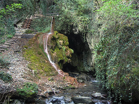 Grotte des Géants de Saillon (Valais) Grotte des Géants de Saillon (Valais)
