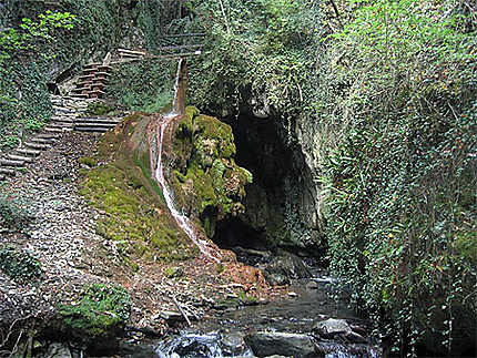 Grotte des Géants de Saillon (Valais)