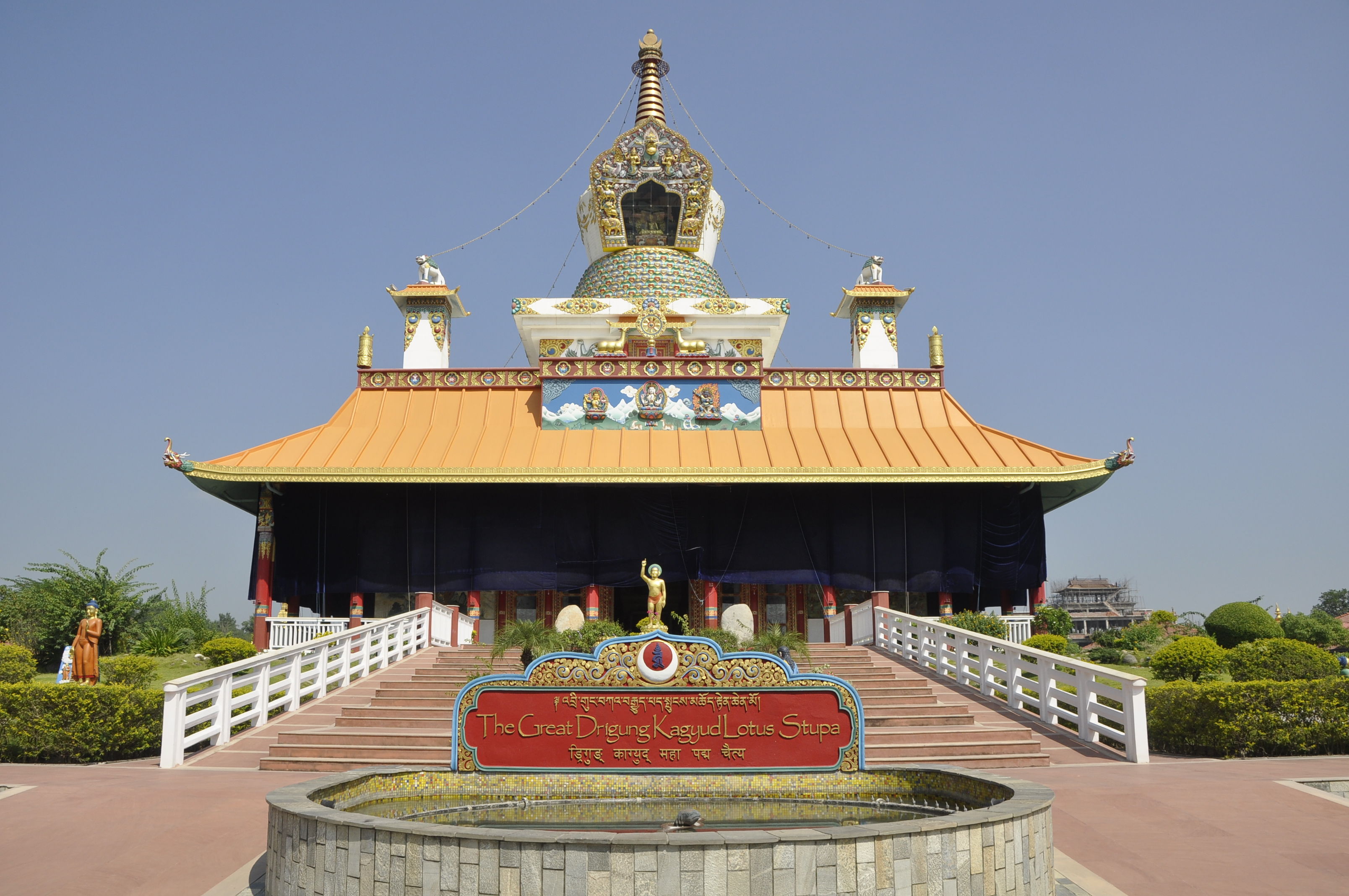Monastère stupa lotus