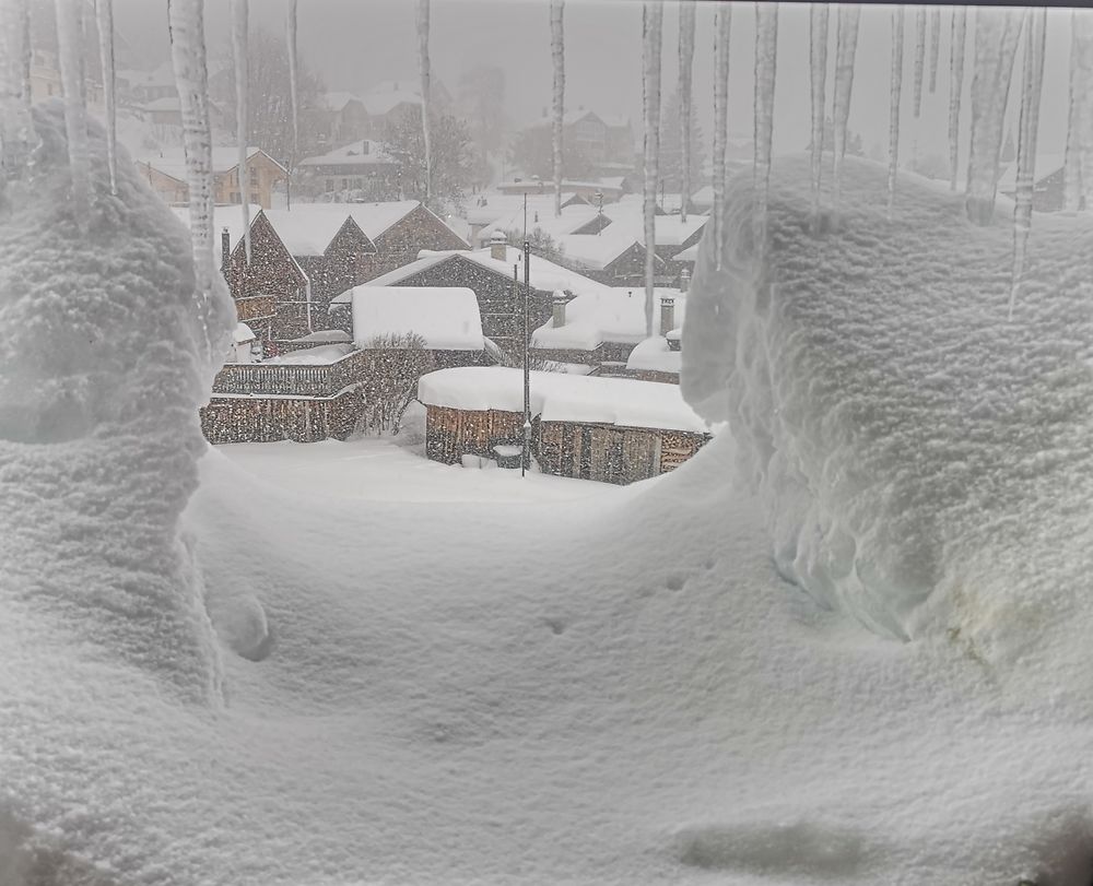 Ma vue depuis la fenêtre de cuisine à Leysin