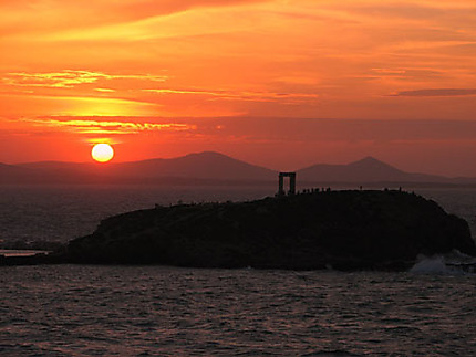 Soleil couchant sur Naxos