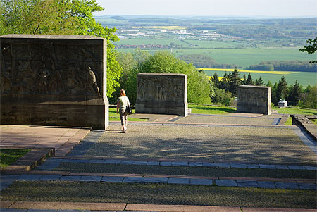 Les fresques murales à côté du mémorial Les fresques murales à côté du mémorial