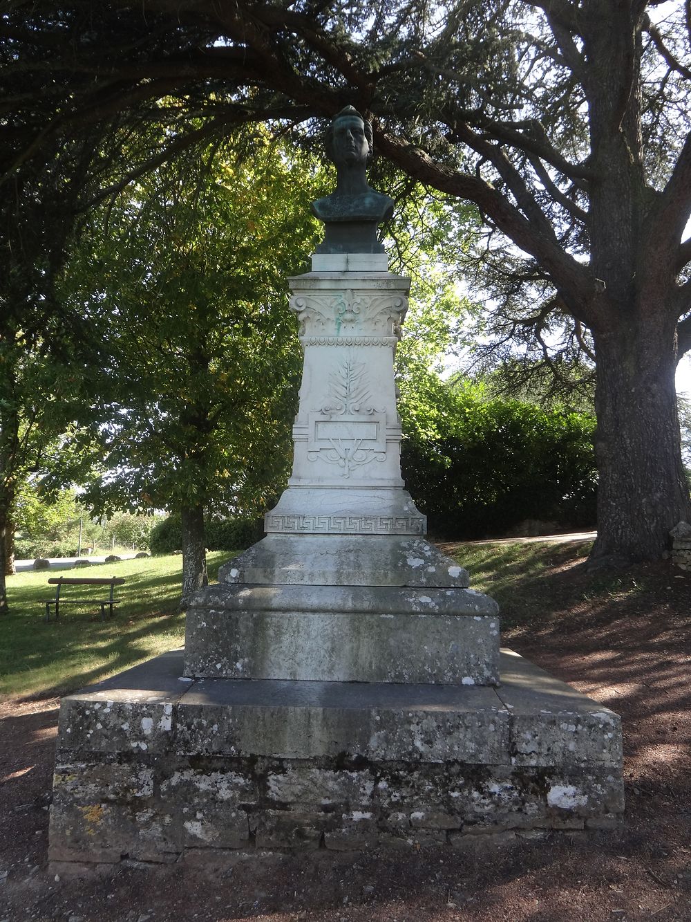 Statue d'Alphonse de Lamartine