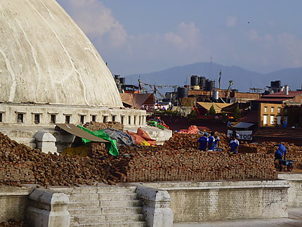 Reconstruction du stupa