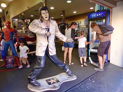 Elvis sur Hollywood Boulevard