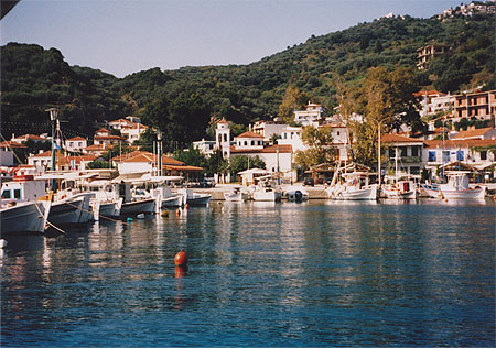Le port de Loutráki Le port de Loutráki