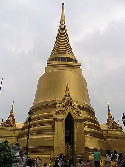Le Phra Sri Ratana Chedi au Palais Royal