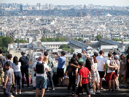 Les touristes à Paris 
