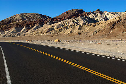 Route dans Death Valley