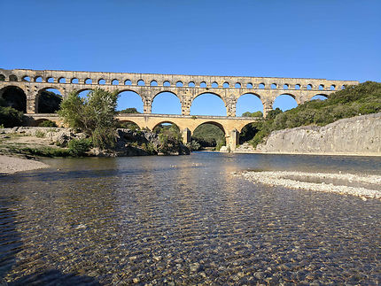 Vue millénaire, le Pont du Gard