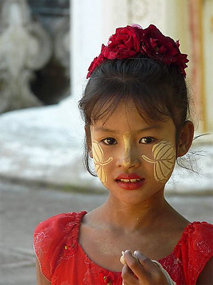 Petite fille birmane