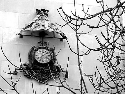 La vieille horloge et son mystère