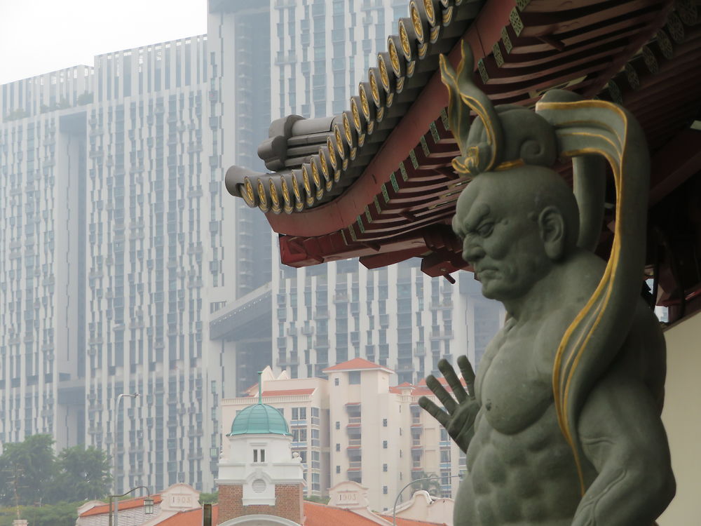 Le gardien du Buddha Tooth Relic Temple