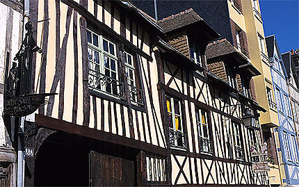 Façade, aître St-Maclou, Rouen