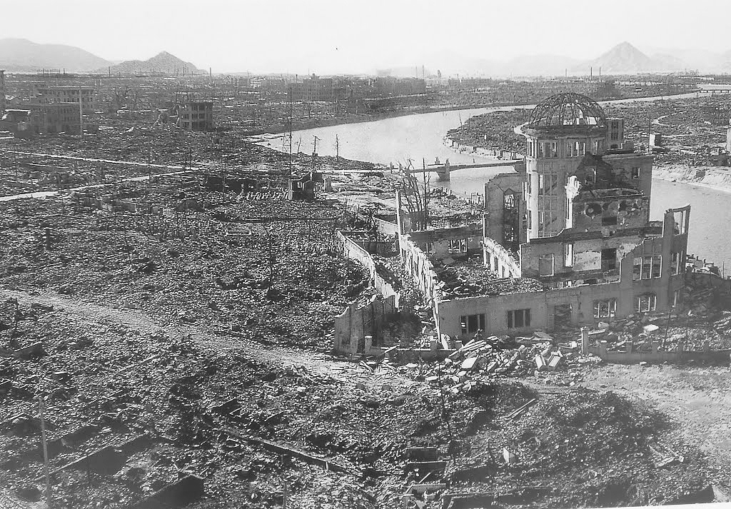 Le 6 Août 1945 : Noir Et Blanc : Parc-mémorial De La Paix : Hiroshima 