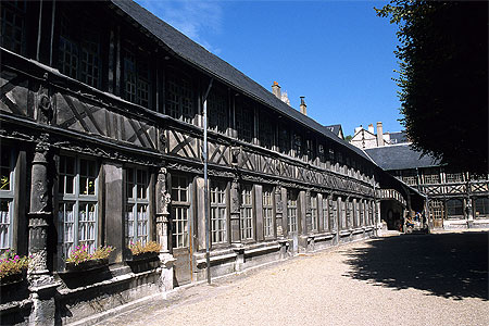 Aître St-Maclou, Rouen Aître St-Maclou, Rouen