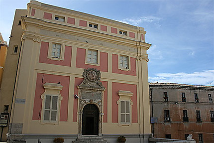 Bâtiment sur la piazza Palazzo