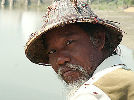 La beauté birmane, visage de pêcheur