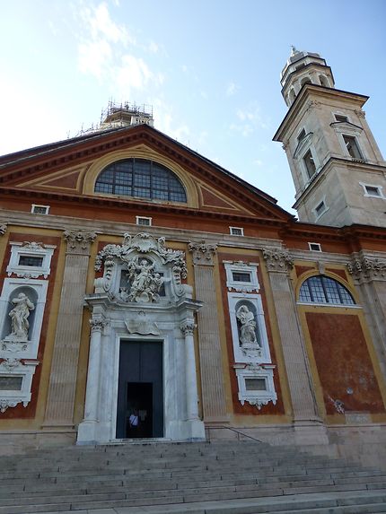 Façade de la basilique de Gênes