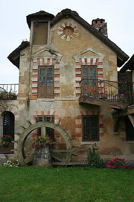 Domaine de Marie-Antoinette - Moulin et sa roue à eau
