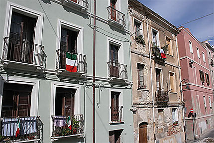 Immeubles qui font face à la piazza Palazzo