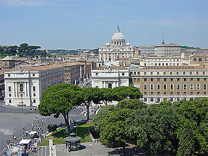Le Vatican vu du chateau Saint-Ange