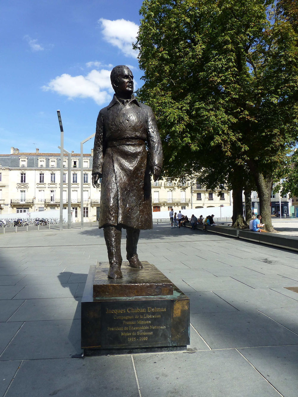 Statue de Chaban Delmas