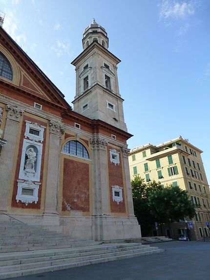Tourelle, basilique de Gênes