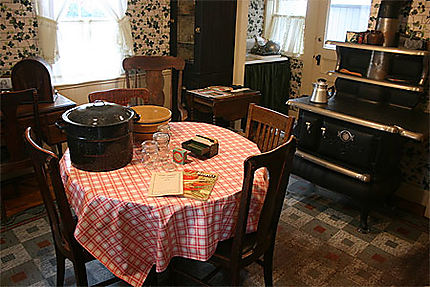 Cuisine de la Marden-Abbot House & Store