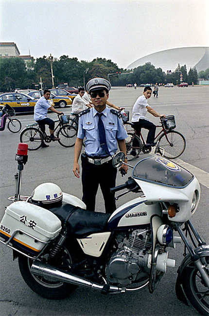 Policier place Tian'an men
