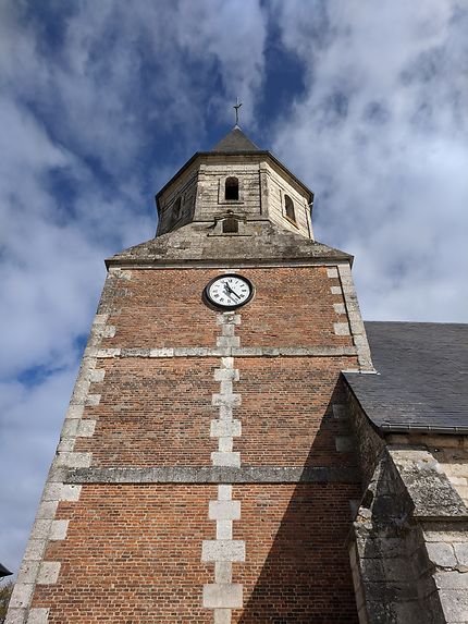 Eglise d'Allouville en contreplongée