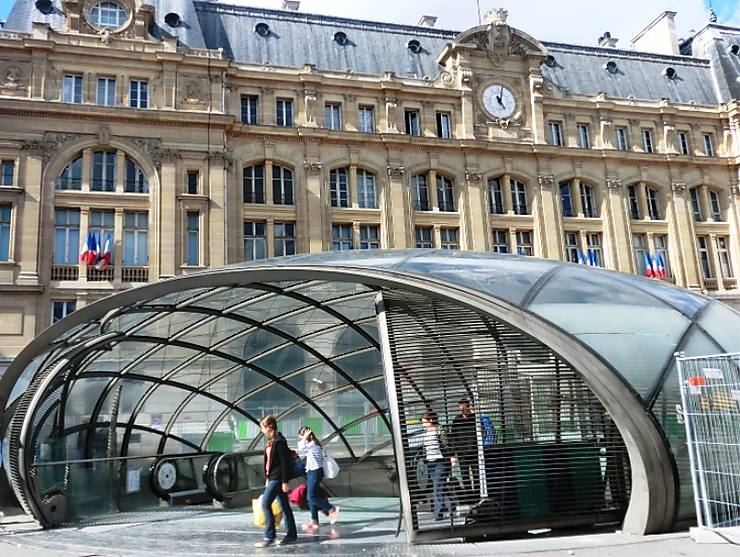 Insolite entrée de la gare Saint Lazare Transport Gare SaintLazare