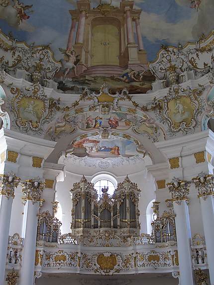 Orgue et plafond église de Wies