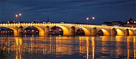 Le pont Saint Laurent à Mâcon Le pont Saint Laurent à Mâcon