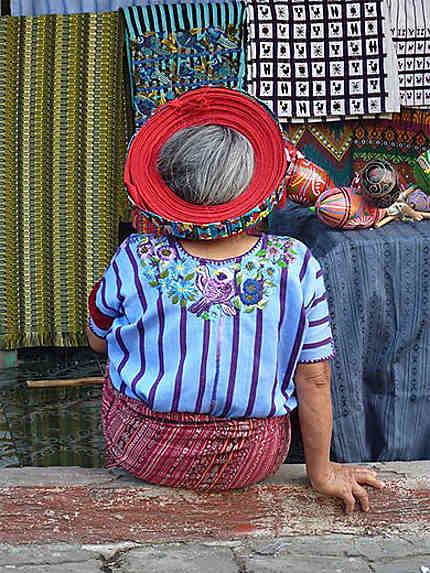 Femme en costume traditionnel 