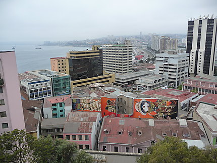 Street art mur peint à Valparaiso