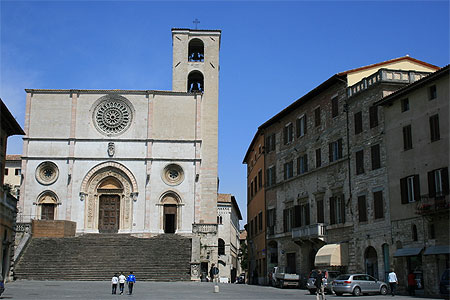 La cathédrale de Todi La cathédrale de Todi