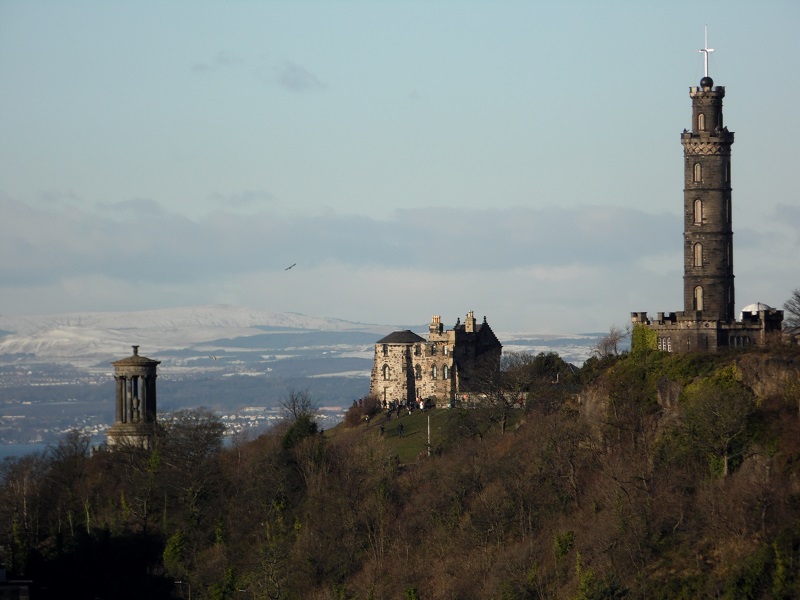 Vue depuis Arthur's Seat sur Calton Hill Vue depuis Arthur's Seat sur Calton Hill