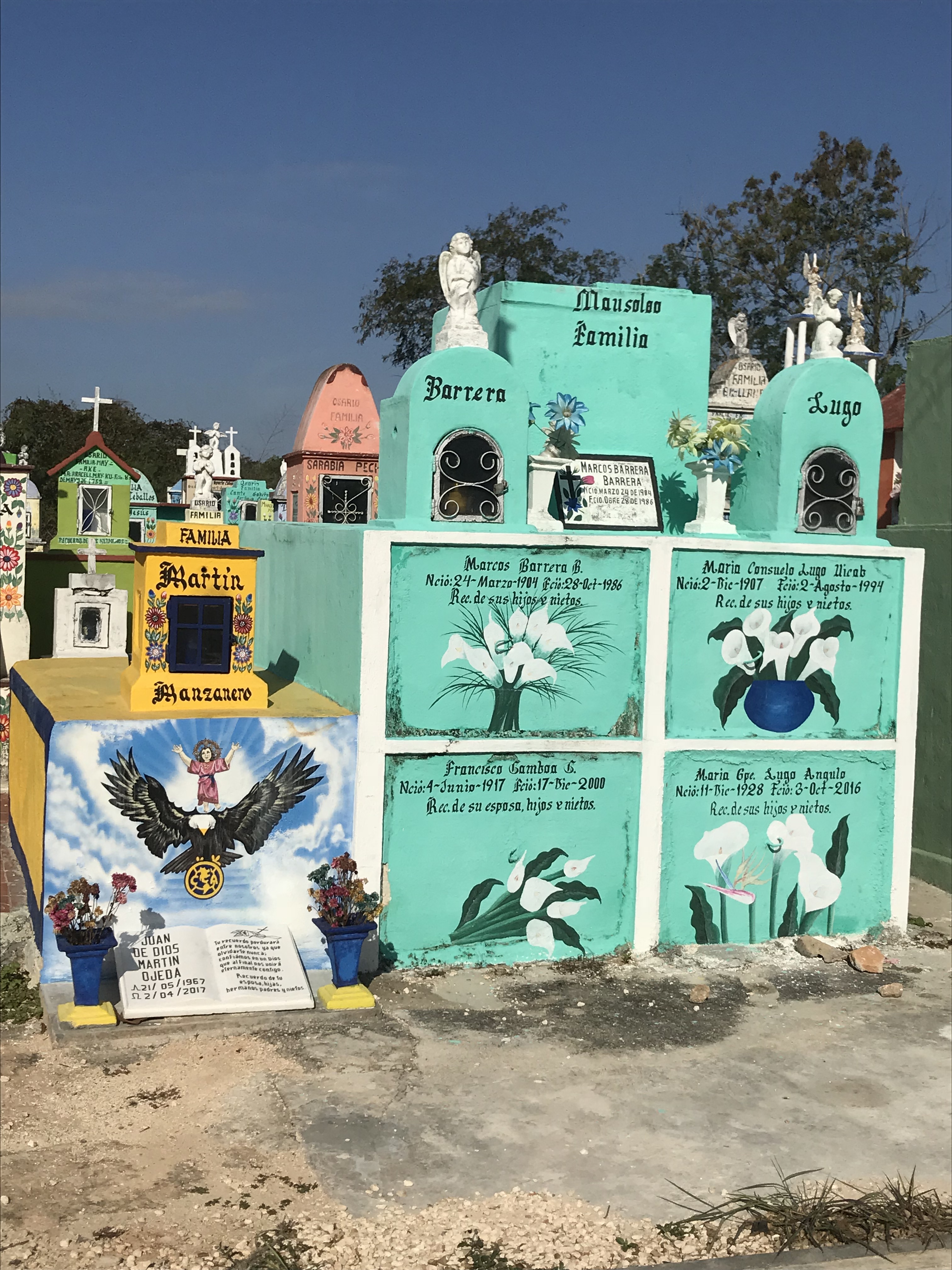 Cimetière d'hoctun et ses tombeaux Cimetière d'hoctun et ses tombeaux